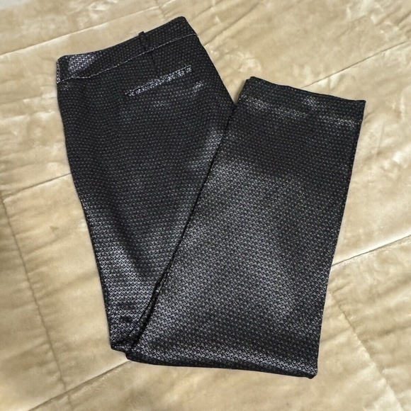 Worthington Size 16W w/Geometric Print Low-Rise Slim Fit Pants - EUC - Picture 1 of 3